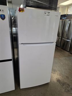 NEW !! FRIGIDAIRE WHITE 21 CU FT TOP FREEZER REFRIGERATOR we finance