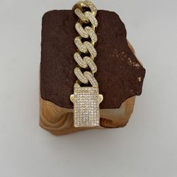 Cuban Link Bracelet 14k Gold