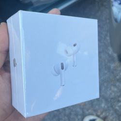 Air pods 2nd  (generation)