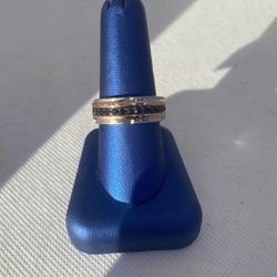 10KT Gold Diamond Wedding Band