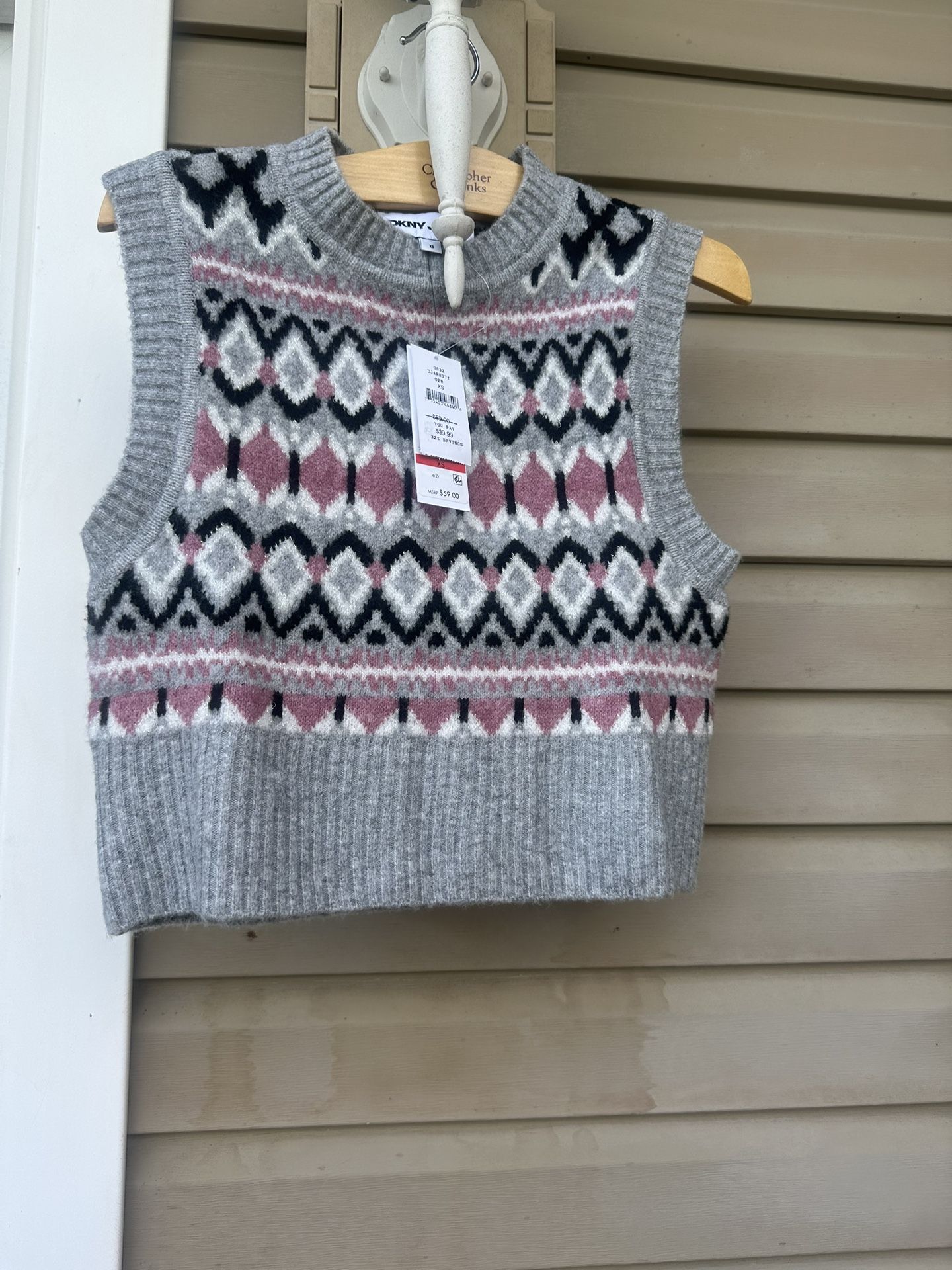 NWT! DKNY Jeans Women's Grey Gray, Pink Fairisle XS sleeveless Sweater Vest.