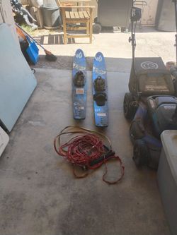 Water skis