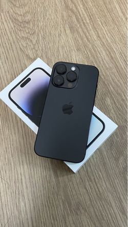 Apple iPhone 16 pro black titanium 256 gb fully unlocked