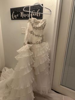 Beautiful New wedding Dress