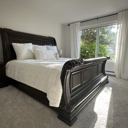 King Sleigh Bed 