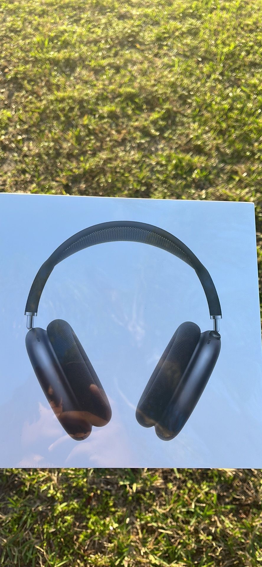 *Send best offer* Airpod Maxes