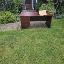 Free Desk 30x60