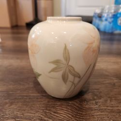 Crowning Touch Collection vintage hand-painted peach blossom/lily porcelain/ceramic vase, made in Japan, great condition