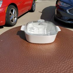 White Corning Ware Casserole Dish W Lid,  Like New