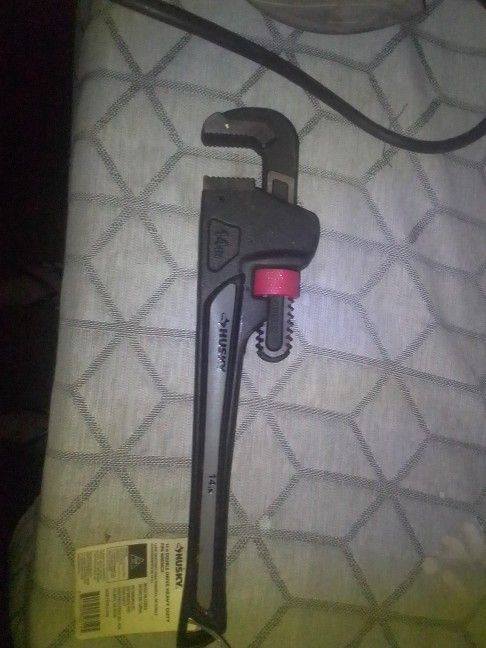 Husky 14 Inch Double Sided Heavy Duty Pipe Wrench