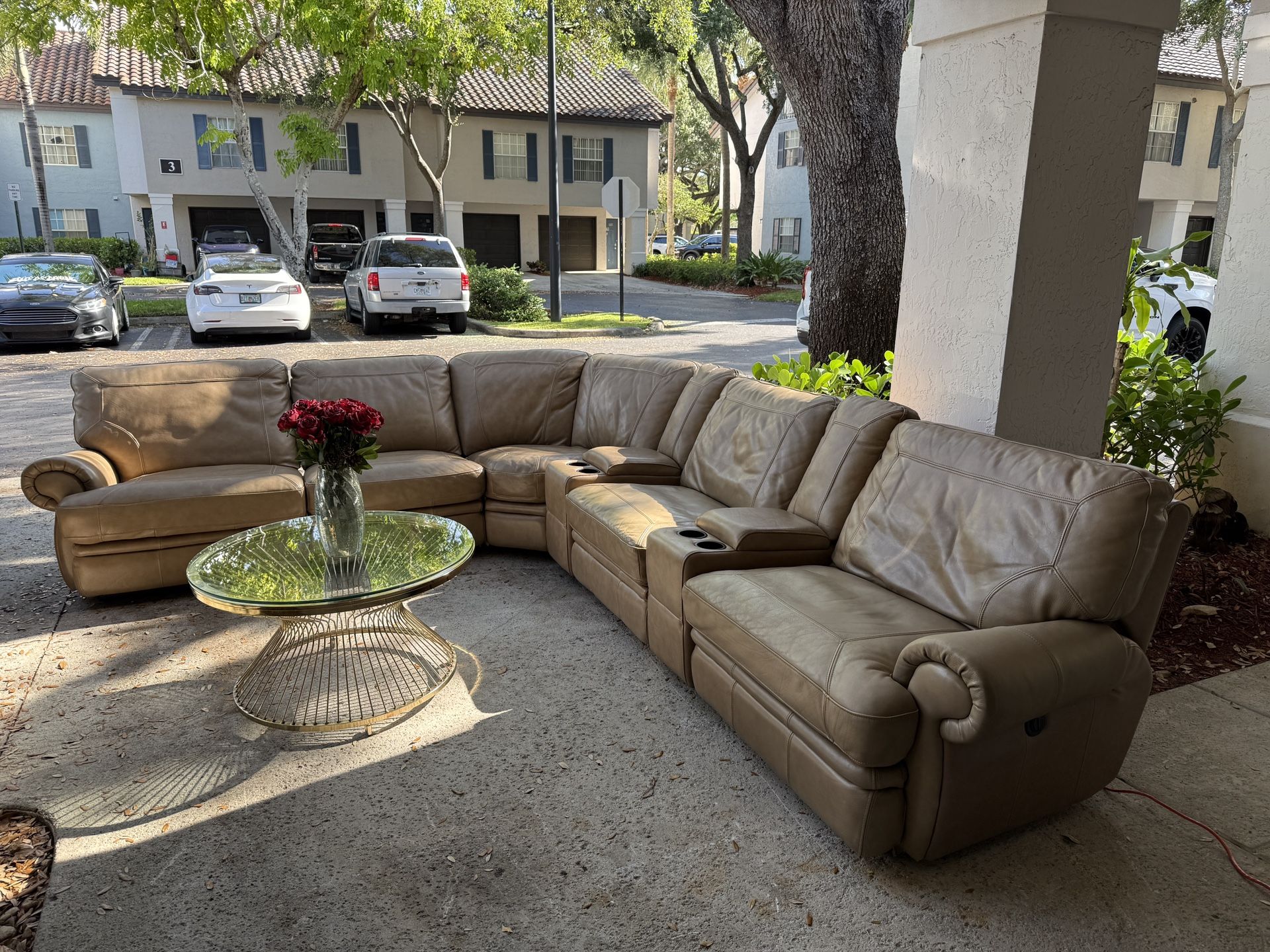 Like new! Electric Leather Recliner Sectional Couch Sofa