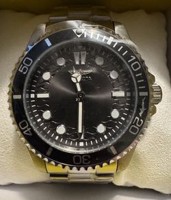Invicta Men'S Pro Diver 43Mm Stainless Steel Quartz Watch, Silver Brand New in box Never worn.