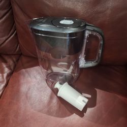 BRITA Water Jug With Filter - Elite