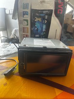 Kenwood Double DIN Touchscreen Radio – For Parts / Not Working