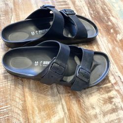 Men’s Birkenstock Sandals Size 44 Never Worn  New 