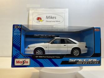 1993 Ford Mustang SVT Cobra Diecast Model Car in 1/24 Scale by Maisto, NIB