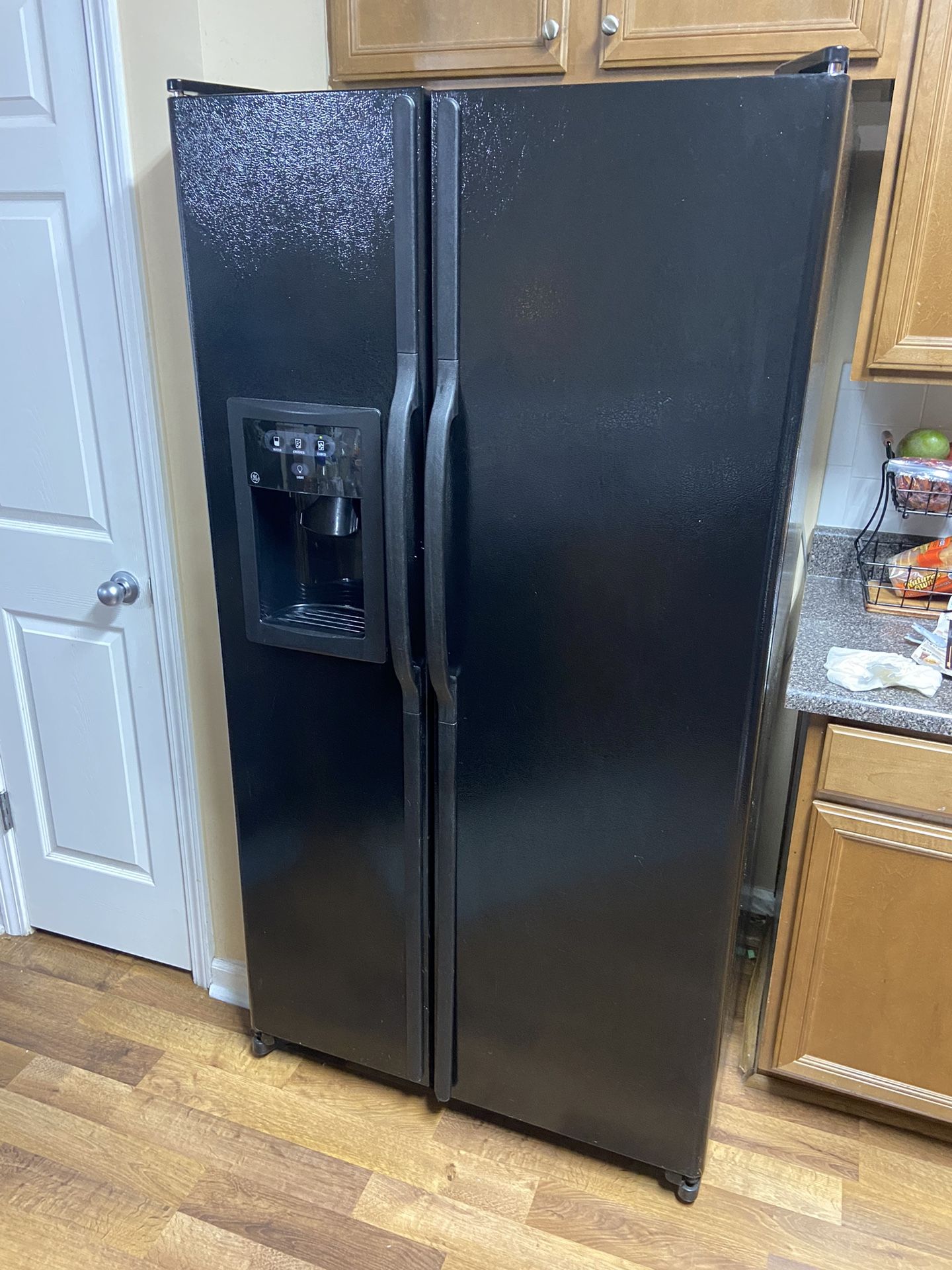 GE Refrigerator 