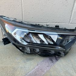 2019 - 2022 TOYOTA RAV4 RH PASSENGER HEADLIGHT OEM