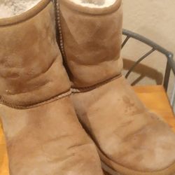 Used Ugg Boots Size 7