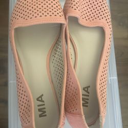 PEACH MIA FLATS….. SZ 8.5