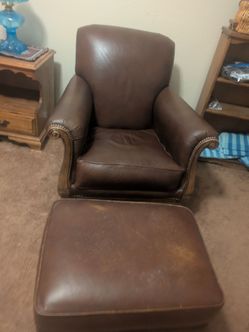 Leather chair with ottoman