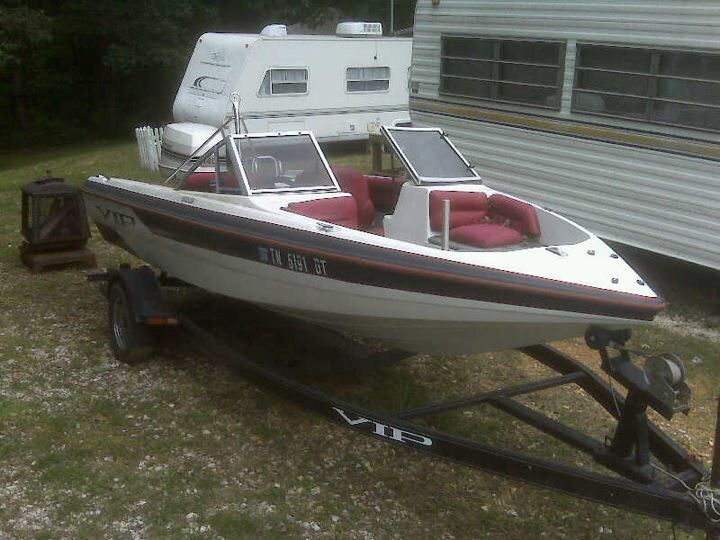 140 Johnson outboard motor VIP boat water ready looking for trade