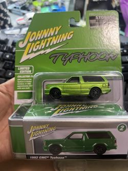 Johnny Lighting 1992 GMC Typhoon 1:64