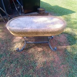 Wicker Table 