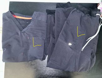 Fabletics Scrub Set