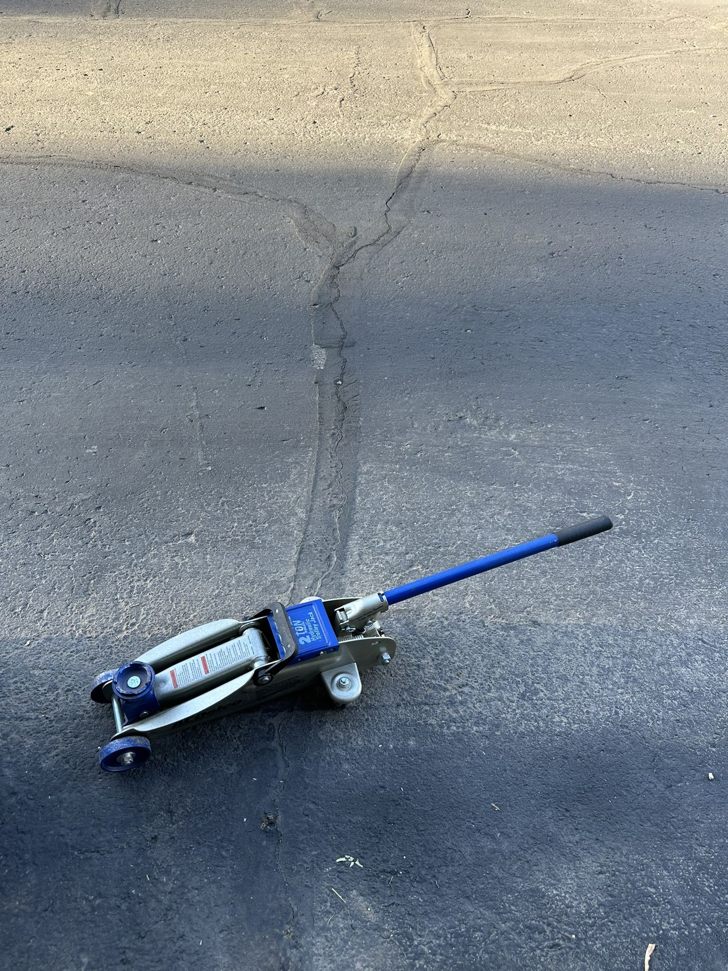 The Power in Your Garage – A Look at the ACDelco 3 1/2 Ton Floor Jack