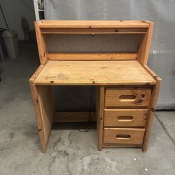 Solid Wood Desk with Drawers – Must Go!