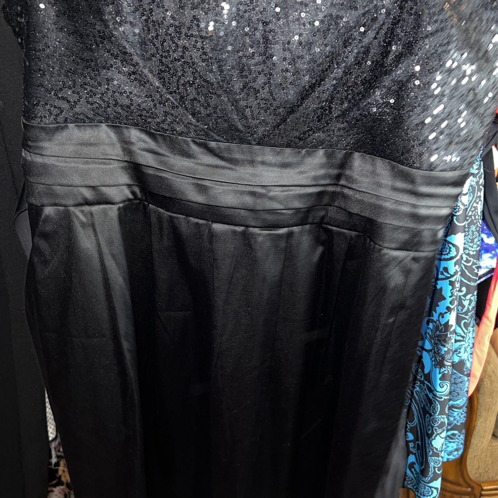 New without tag Black sequin no sleeve cocktail dress