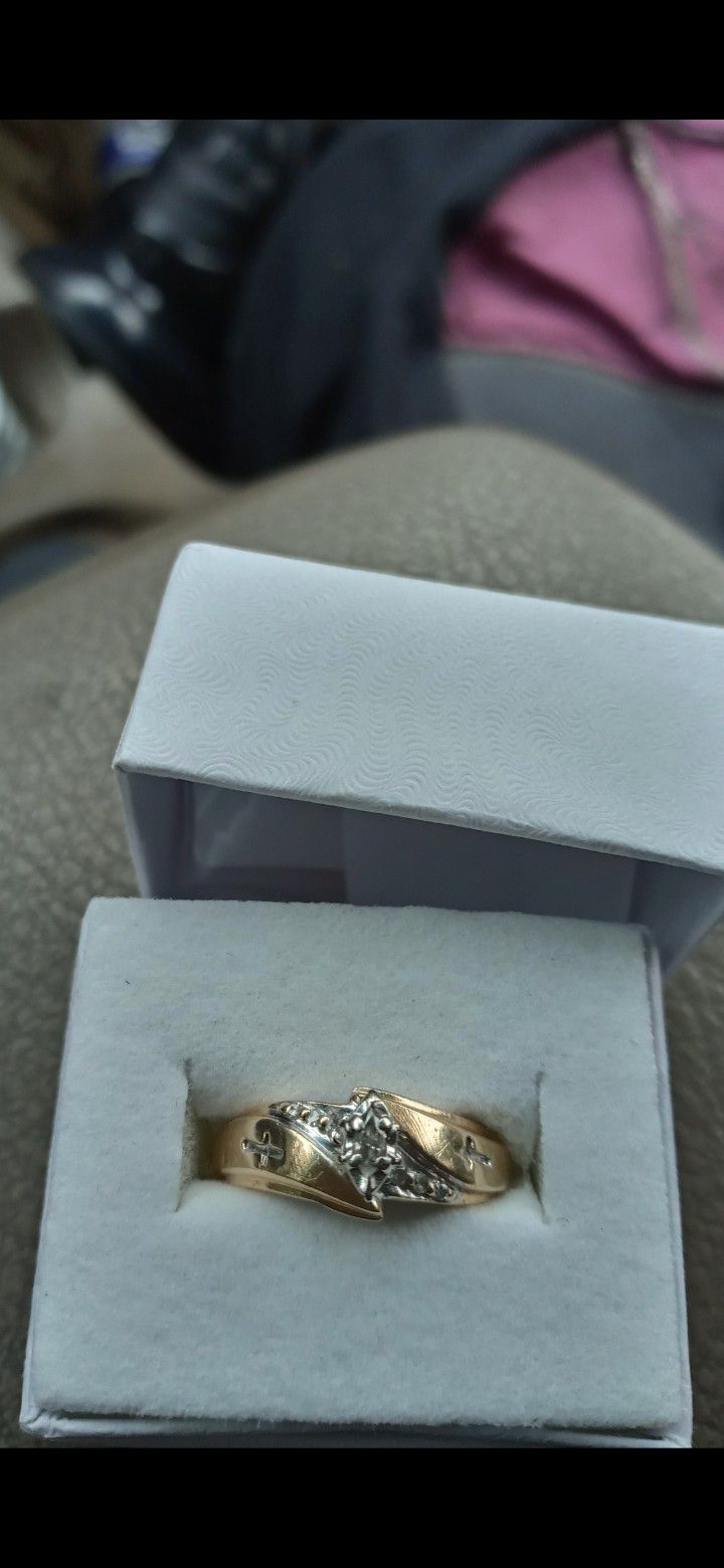 10k Gold Diamond Ring Size 7 Paid $800