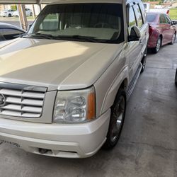 2002 Cadillac Escalade 