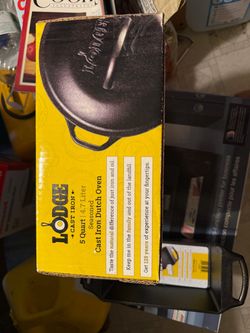 Lodge 5 Quart Seasoned Cast Iron Dutch Oven