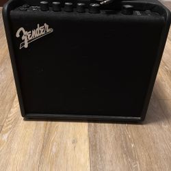 Fender Mustang Lt25
