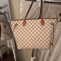 Louis Vuitton Neverfull MM tote. Damier Azur 