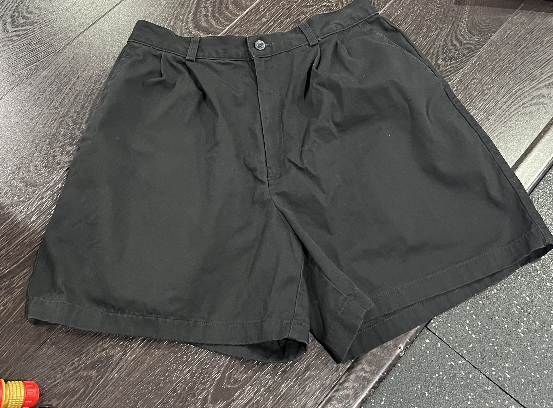 Women’s Dockers shorts size 16 Black