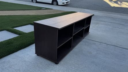 Entertainment center