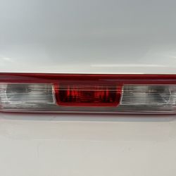 14-2018 GMC Sierra Chevy Silverado 2(contact info removed) Center Brake Roof Tail light OEM