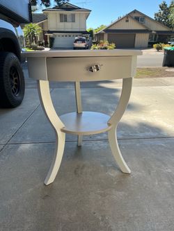 Side Table/ End Table