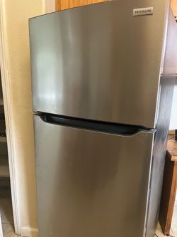 Refrigerator works good !