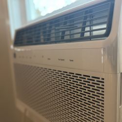 Almost New 700 Sq-ft GE Air Conditioner (AWFS14WWL)