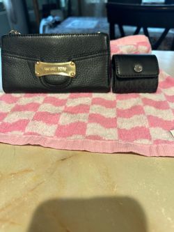 Mk wallet & Ear Pods Case