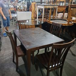 Table And 4 Chaira 
