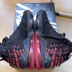 Almost brand new Nike Lebron 17 air max air zoom