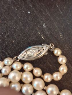 pearl necklace