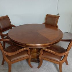 Solid Wood Circular Pedistal Dining Table with 4 Chairs