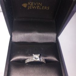 Diamond Ring 2 Carats Total Weight 