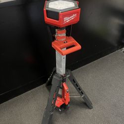 Milwaukee 2131-20 M18 Rocket Dual Power Tower Light (Bare Tool Only)